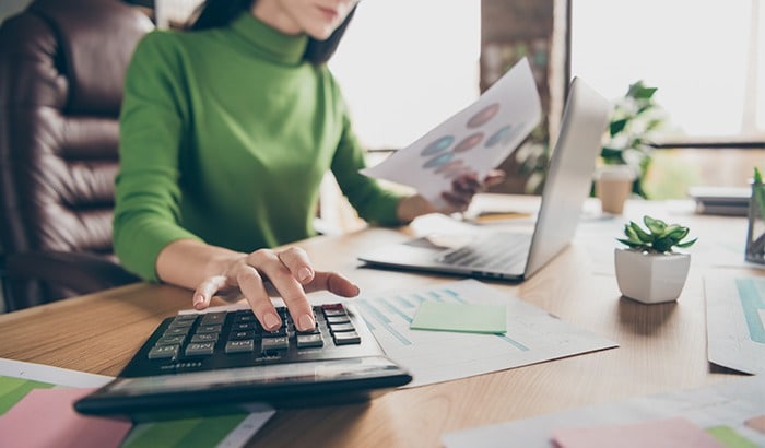 Should You Work With a Bookkeeper to Help With Your Business?